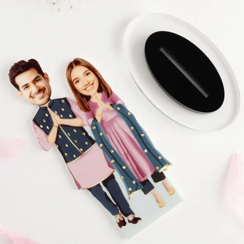 https://shoppingyatra.com/product_images/p-friends-in-ethnic-attire-personalized-caricature-267462-2.webp