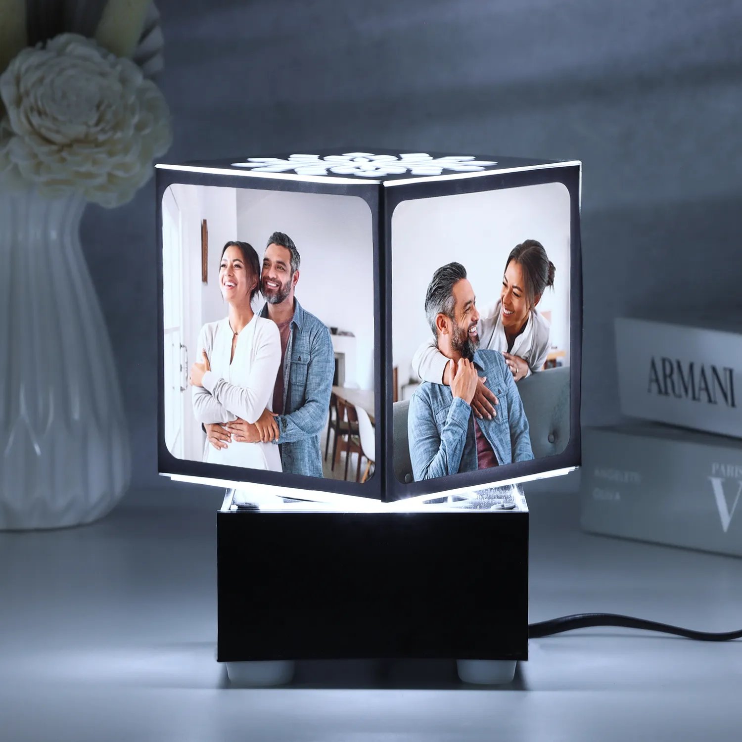 https://shoppingyatra.com/product_images/personalised-revolving-photo-lamp_1.jpg